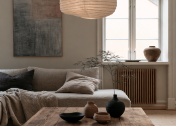 Organic Modern Living Rooms: How Designers Build the Look